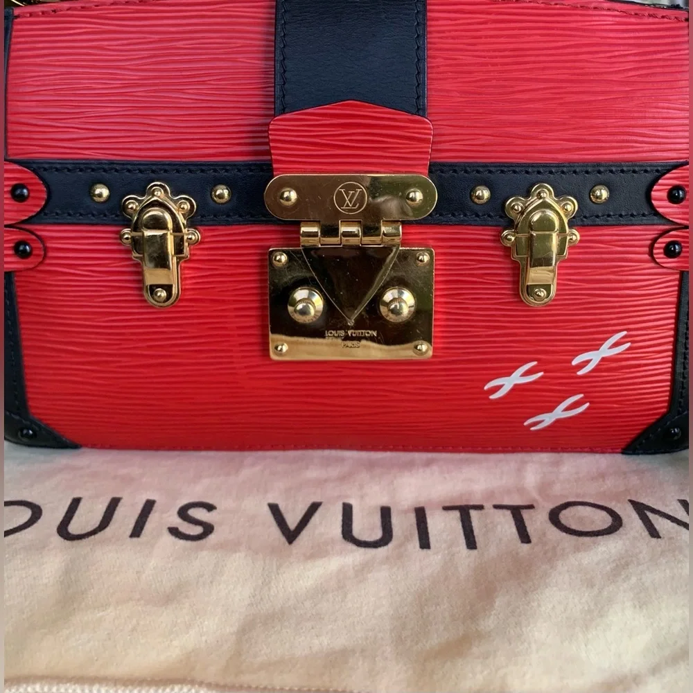 Louis Vuitton Epi Leather Trunk Clutch Shoulder Bag.  EUC - Picture 2 of 16